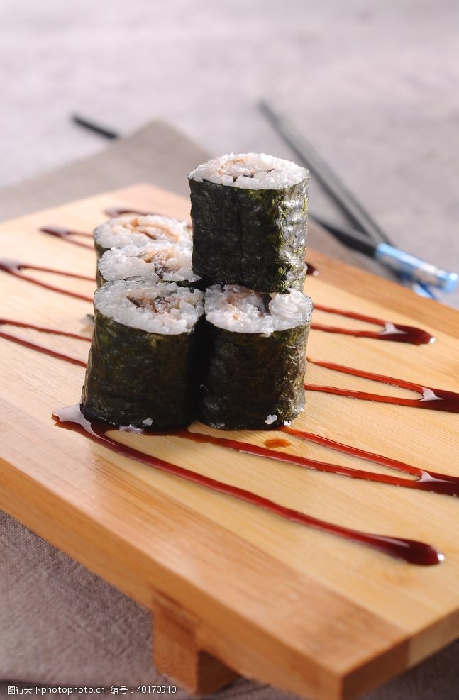 日料鳗鱼细卷寿司图片
