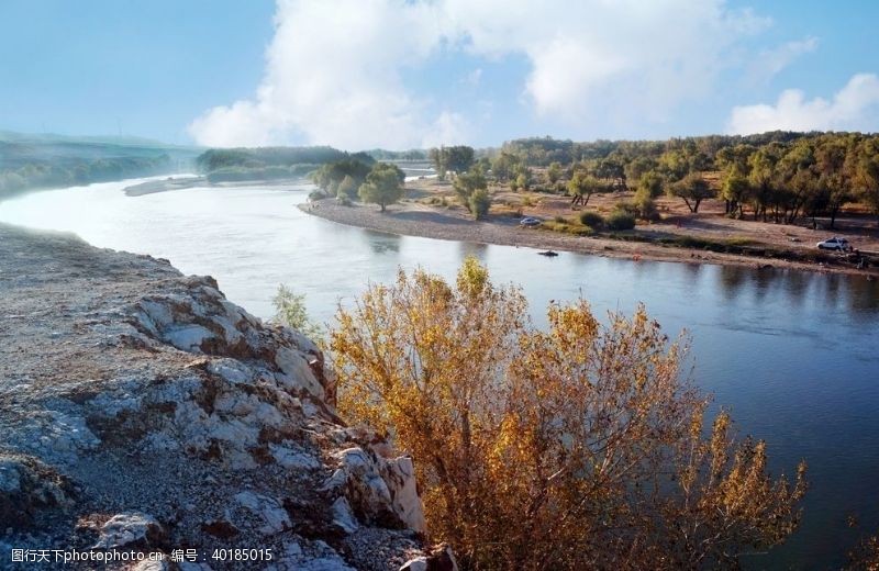 河西区北疆额尔齐斯河岸五彩滩图片