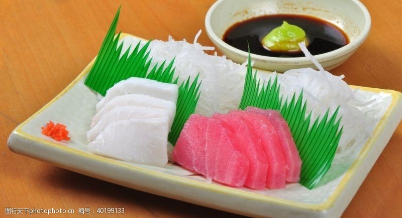 三文鱼片日本料理刺身图片
