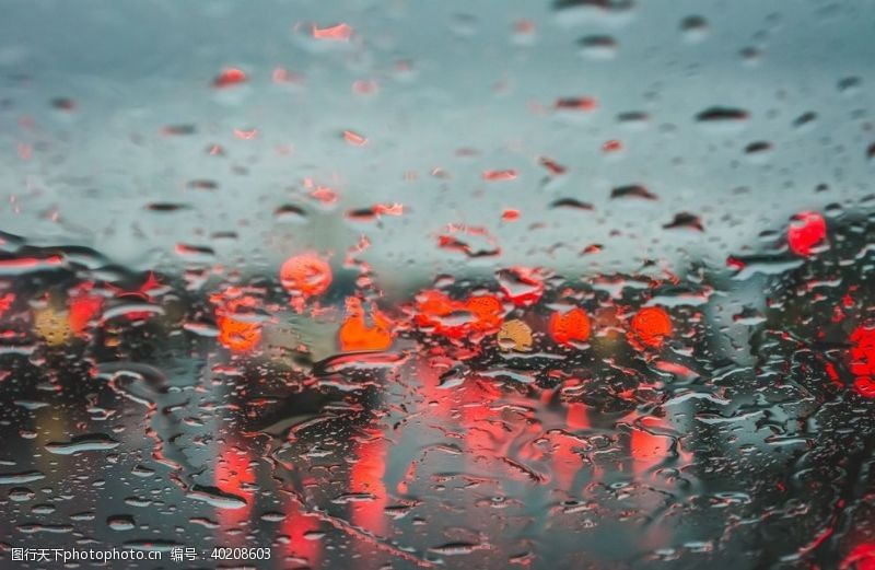 玻璃水珠雨图片