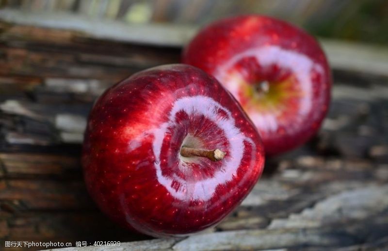 红苹果红富士苹果图片