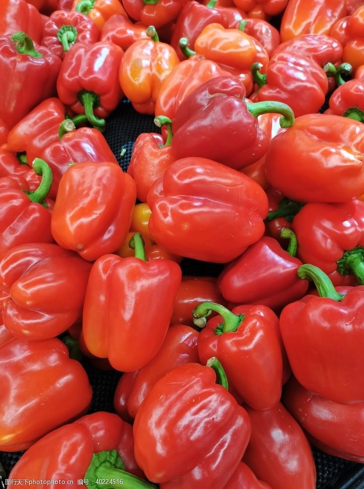 蔬菜超市红色菜椒图片