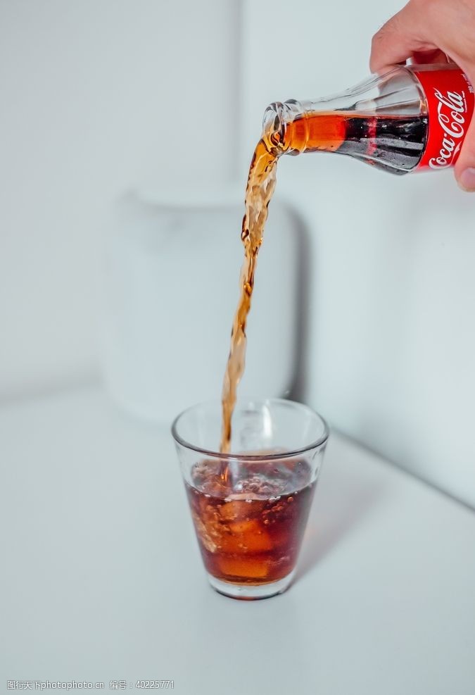 奶茶宣传单可乐图片