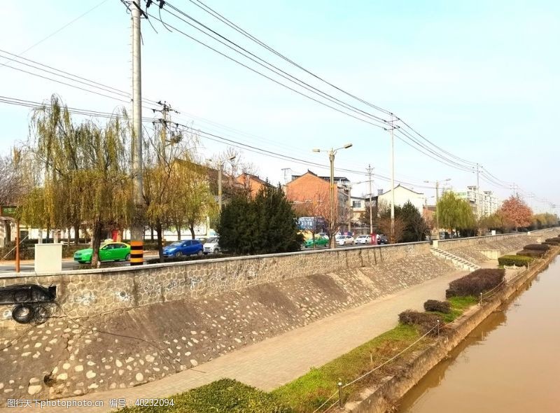 天空城城市河道风景图片