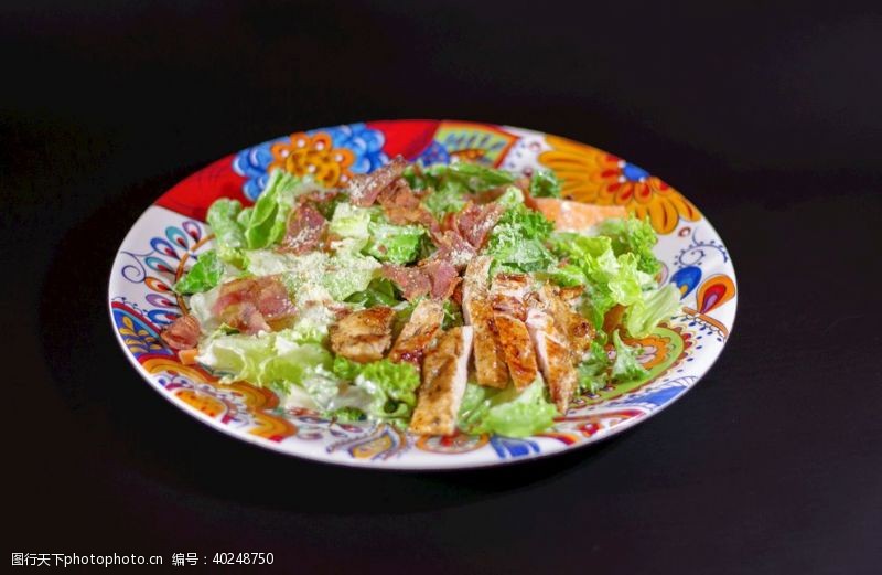 开胃菜经典凯撒鸡肉沙拉图片