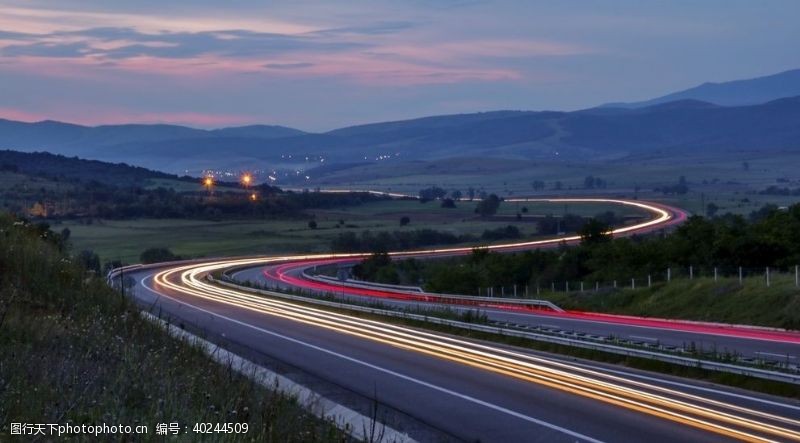 现代科技道路夜景图片