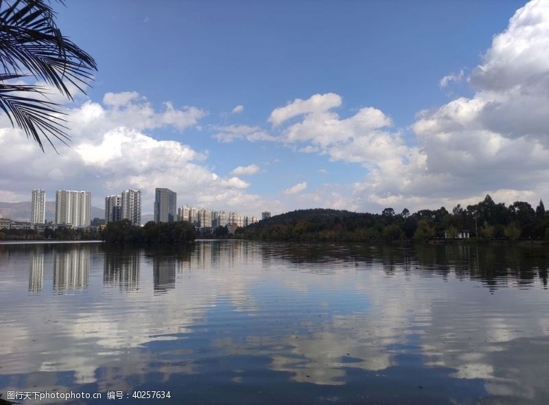 住宅景观湖景城市图片