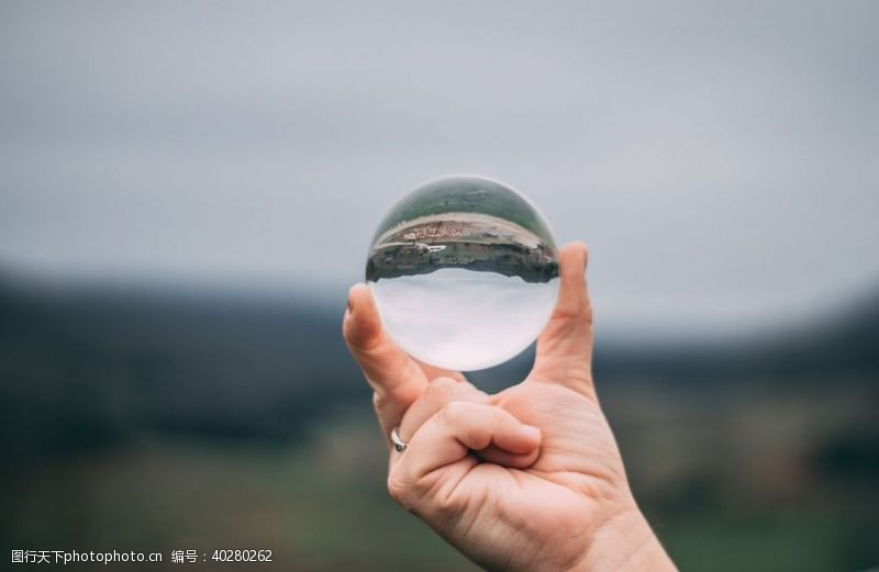 水晶玻璃水晶球图片