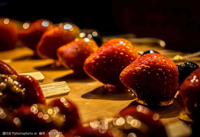 糖果草莓糖葫芦冰糖葫芦图片