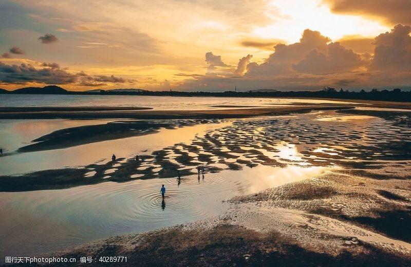 浪花海边图片