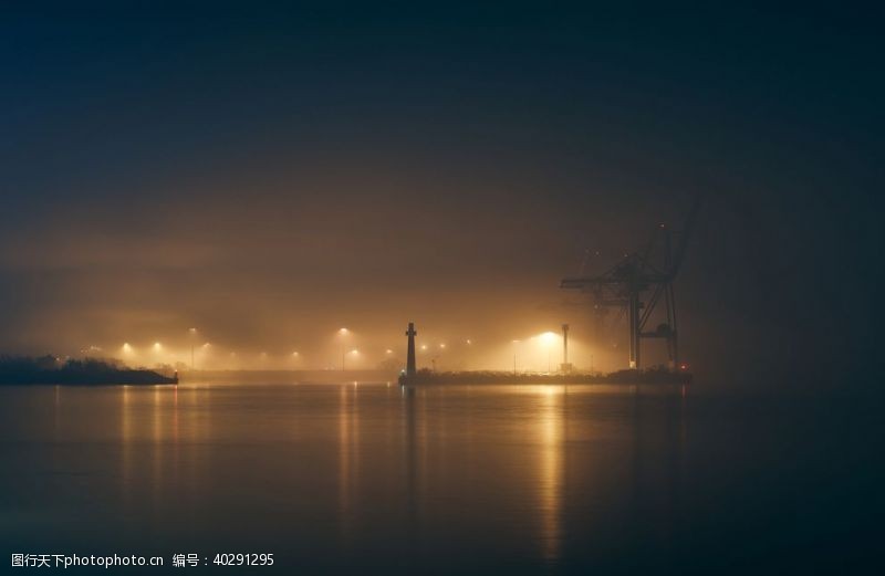 港货码头夜景图片