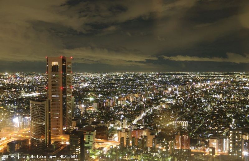 高楼城市夜景图片