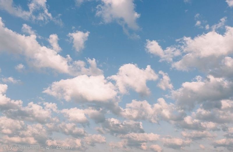 景观高层蓝天白云图片