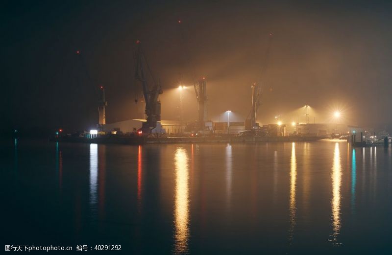 港货码头夜景图片